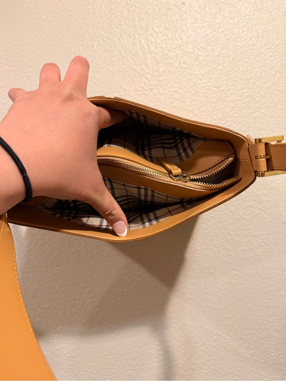 Burberry Tan Leather Shoulder Bag - Picture 4 of 9
